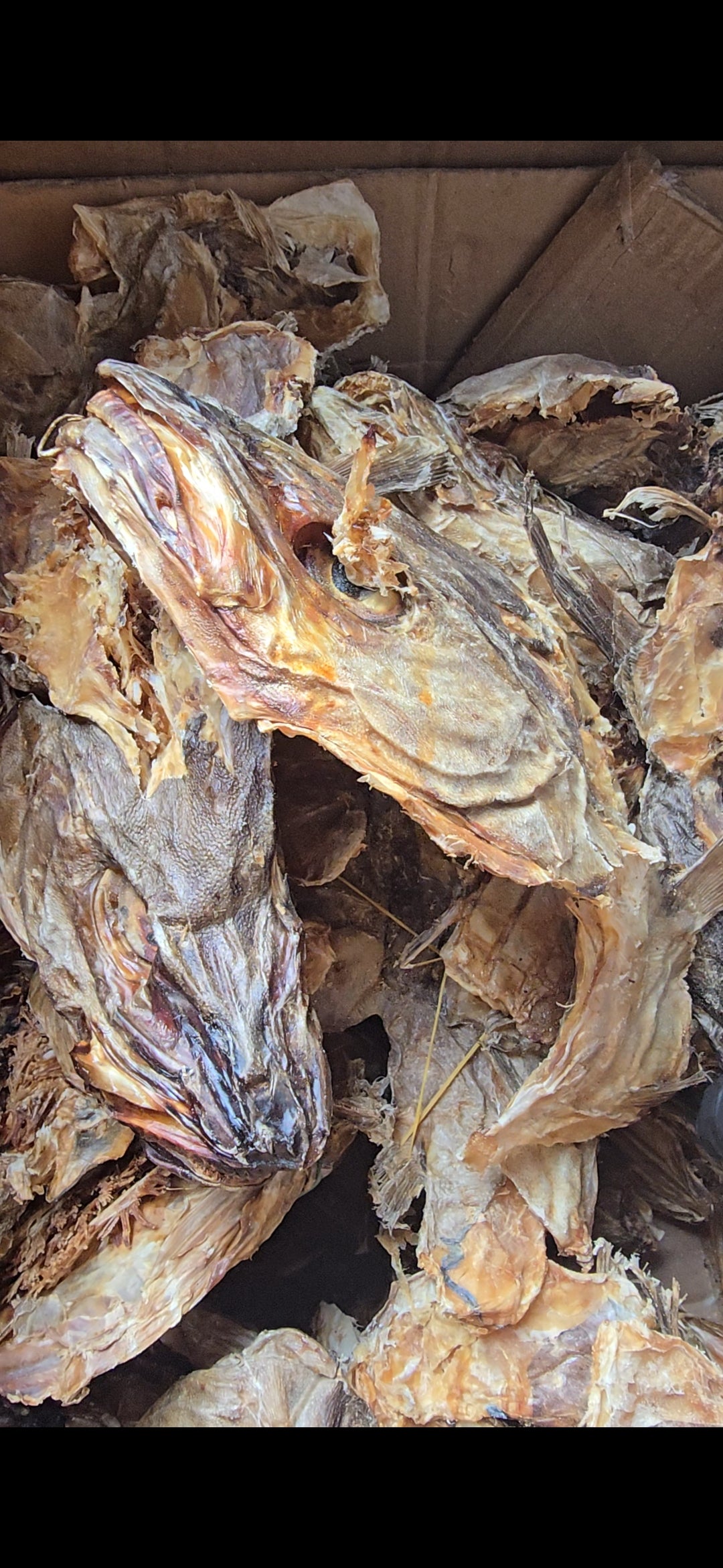 Stock.fish head ( 3in a pack.)