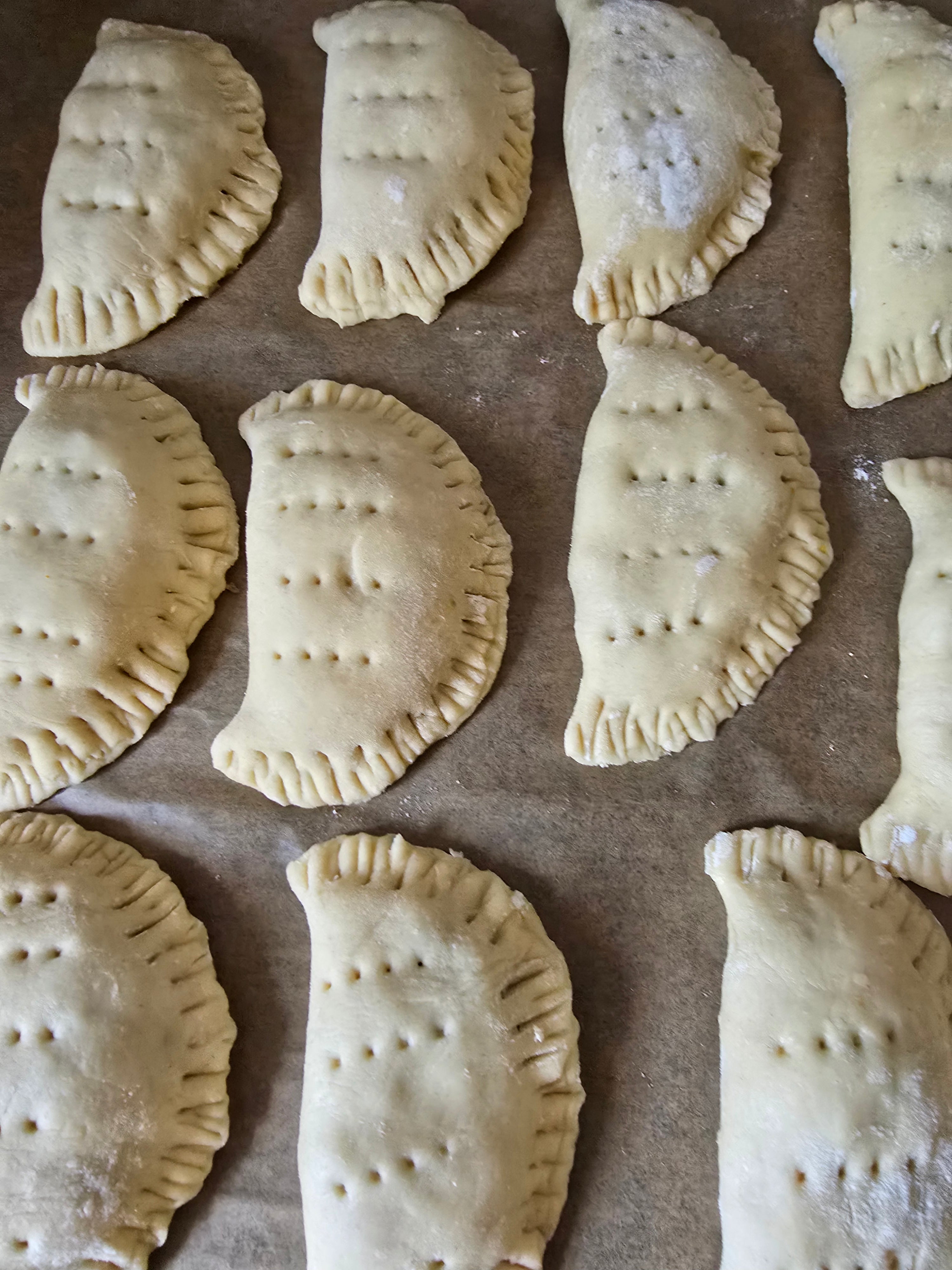 Frozen meat pie (10 in a pack )